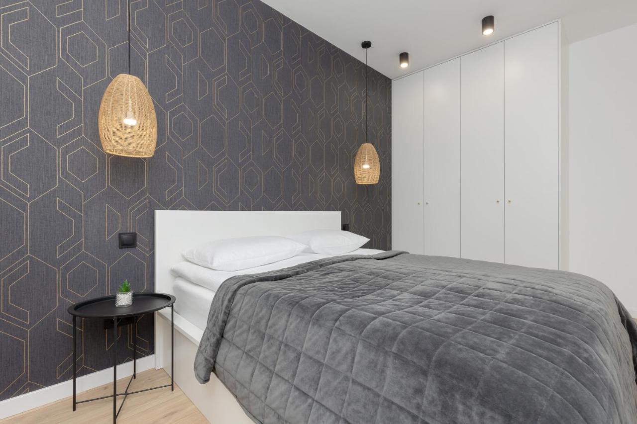 Loft Apartment With Parking In Warsaw By Noclegi Renters Dış mekan fotoğraf