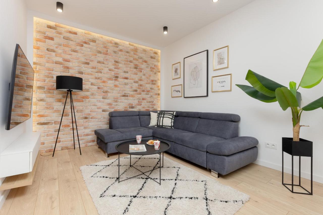 Loft Apartment With Parking In Warsaw By Noclegi Renters Dış mekan fotoğraf